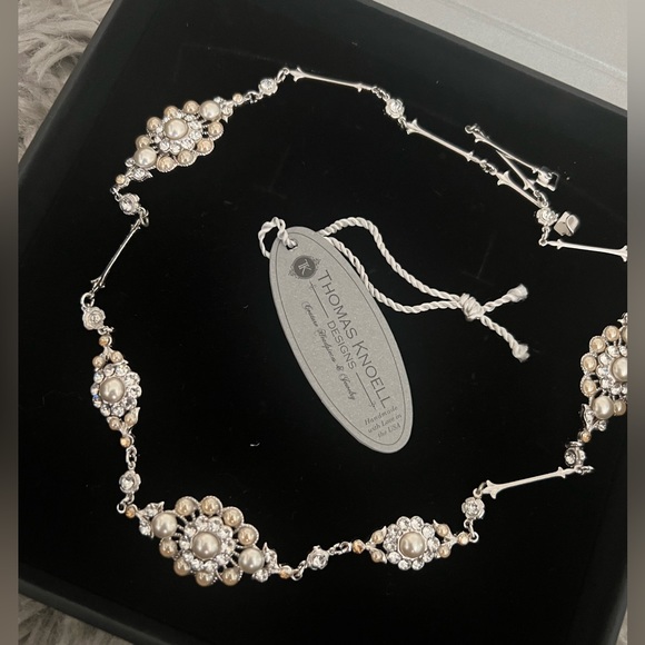 thomas knoell headpiece